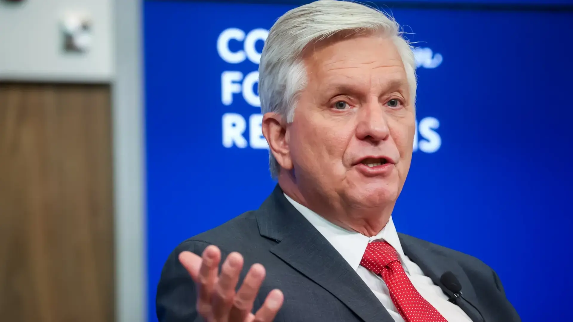 Член Совета управляющих ФРС Уоллер поддерживает снижение ставки в декабре из-за ослабления рынка труда